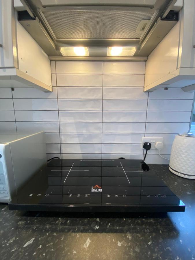 Lovely And Modern Studio Apartment. Borehamwood Exterior foto