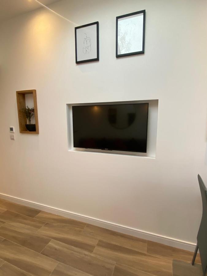 Lovely And Modern Studio Apartment. Borehamwood Exterior foto